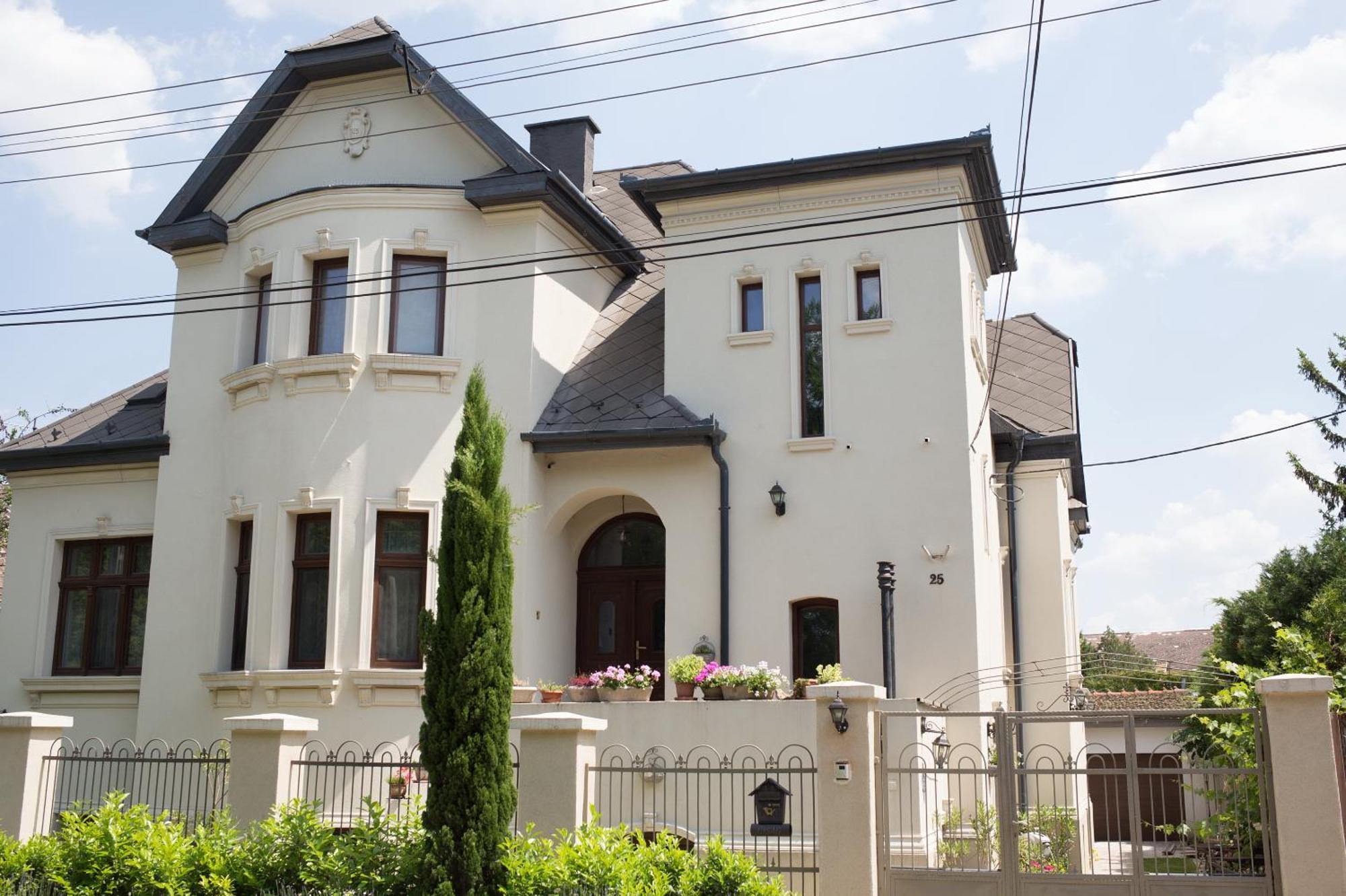 Kuria Apartman With Private Jacuzzi And Pool Budapest Exterior photo