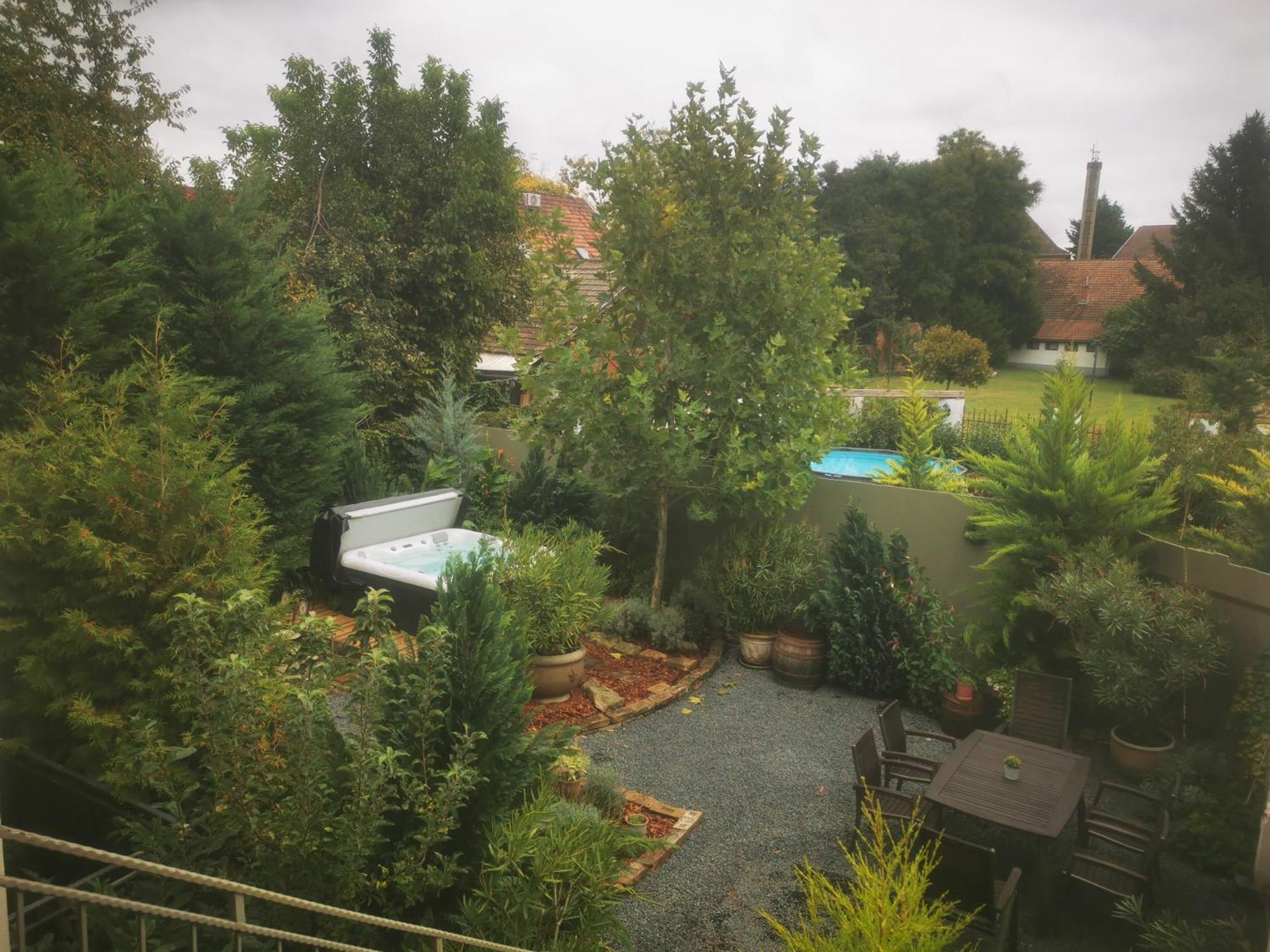 Kuria Apartman With Private Jacuzzi And Pool Budapest Exterior photo